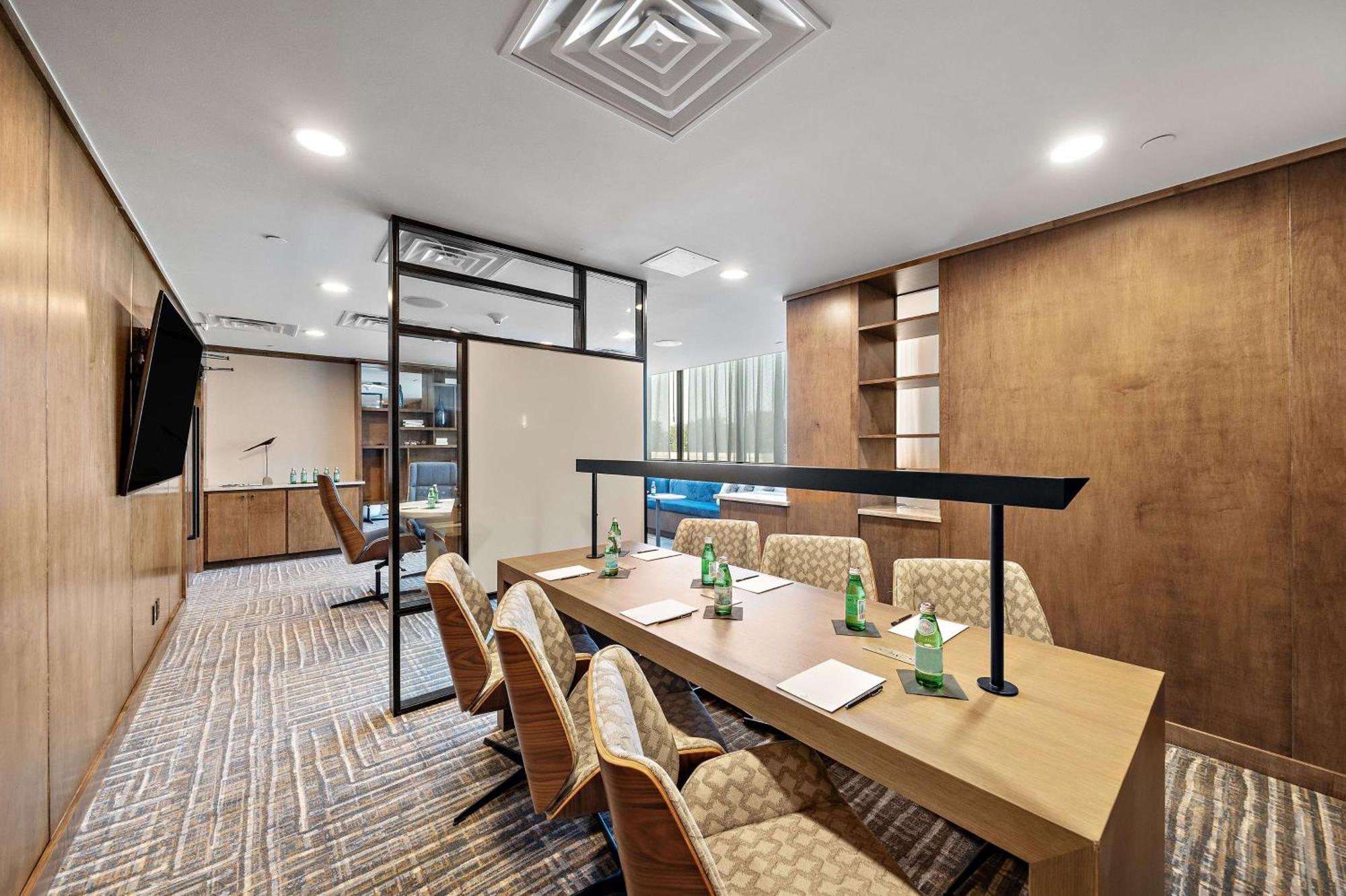 Hotel Hilton College Station & Conference Center Zewnętrze zdjęcie